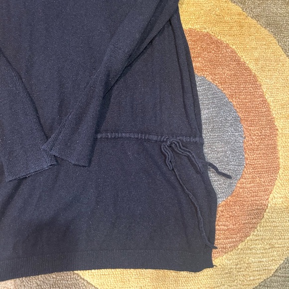 AQUA Bloomingdales Black Long Tunic Sweater 85% Silk 15% Cashmere Size Medium - Picture 2 of 5